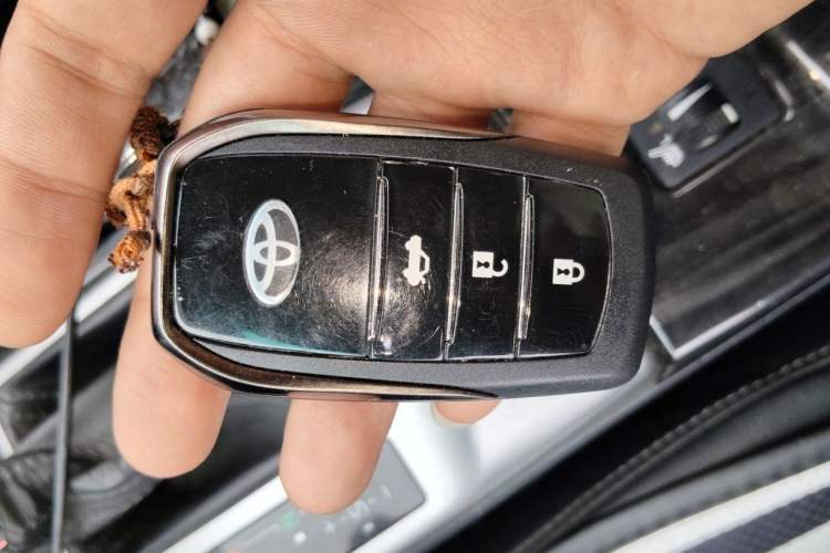 Used Toyota Reiz 2010 2.5V Fengdu Elite Edition Vehicle Key
