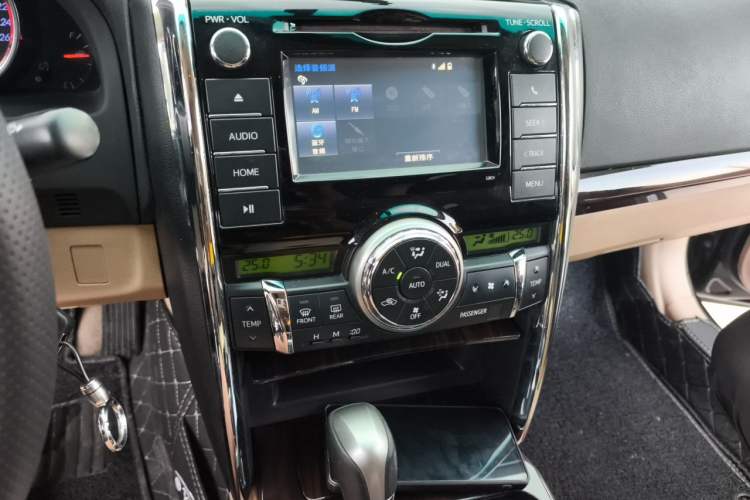 Used Toyota Reiz 2012 2.5V Fengdu Elite Stylish Edition Audio And AC Panel