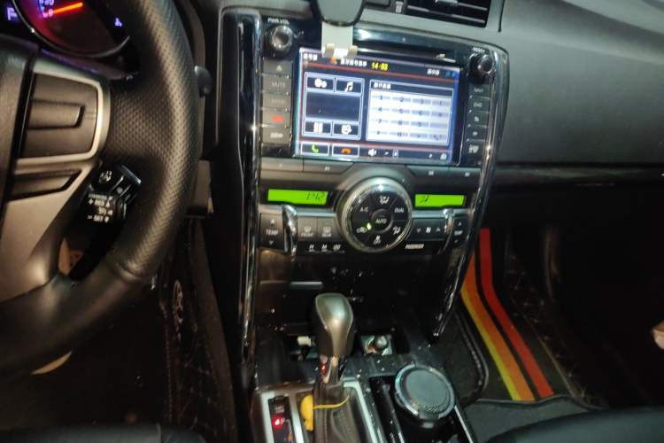 Used Toyota Reiz 2012 2.5V Fengdu Elite Stylish Edition Audio And AC Panel