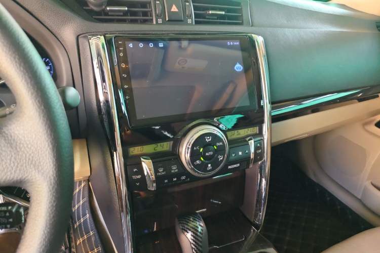 Used Toyota Reiz 2012 2.5V Fengdu Elite Stylish Edition Audio And AC Panel