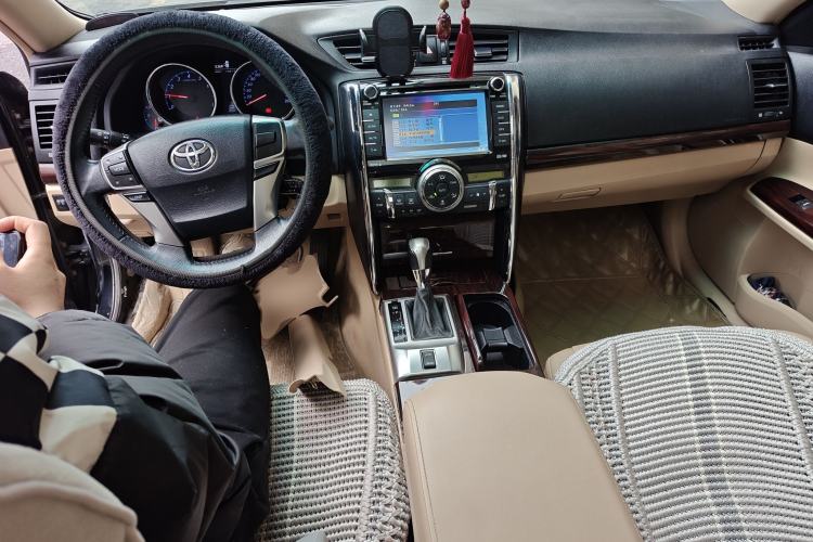 Used Toyota Reiz 2012 2.5V Fengdu Elite Stylish Edition Center Console