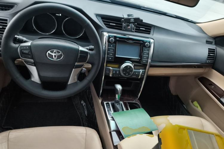 Used Toyota Reiz 2012 2.5V Fengdu Elite Stylish Edition Center Console