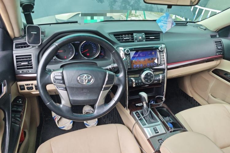 Used Toyota Reiz 2012 2.5V Fengdu Elite Stylish Edition Center Console