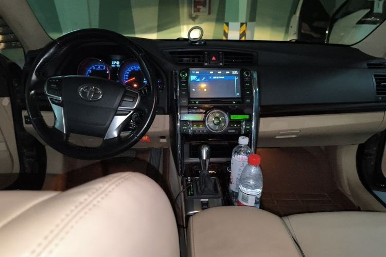 Used Toyota Reiz 2012 2.5V Fengdu Elite Stylish Edition Center Console