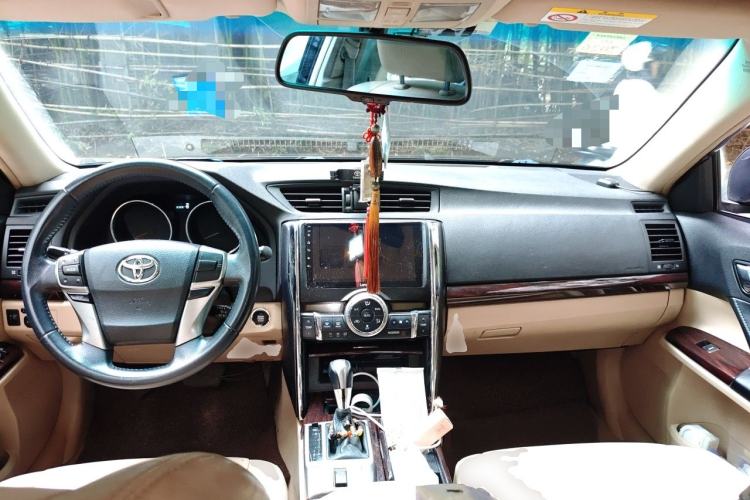 Used Toyota Reiz 2012 2.5V Fengdu Elite Stylish Edition Center Console