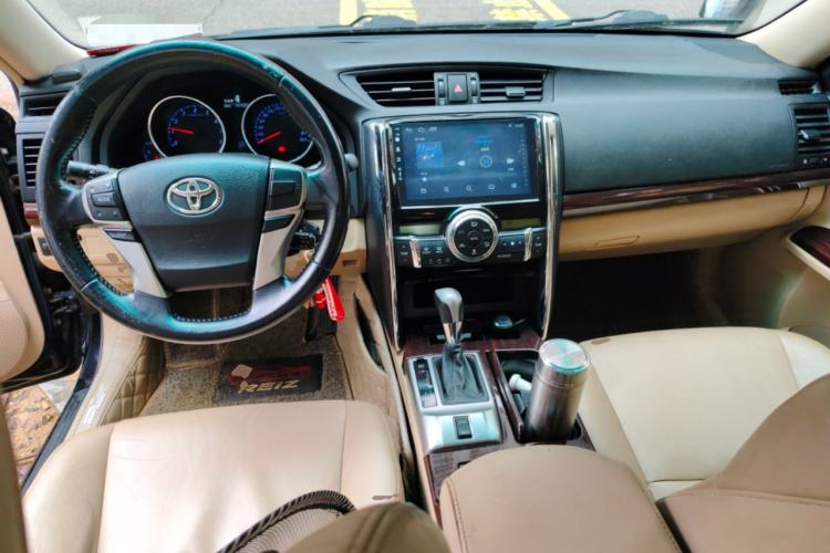 Used Toyota Reiz 2012 2.5V Fengdu Elite Stylish Edition Center Console