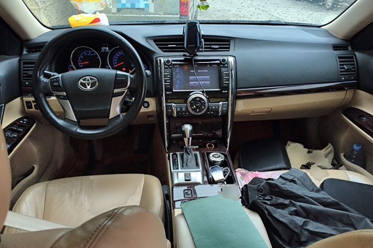 Used Toyota Reiz 2012 2.5V Fengdu Elite Stylish Edition Center Console