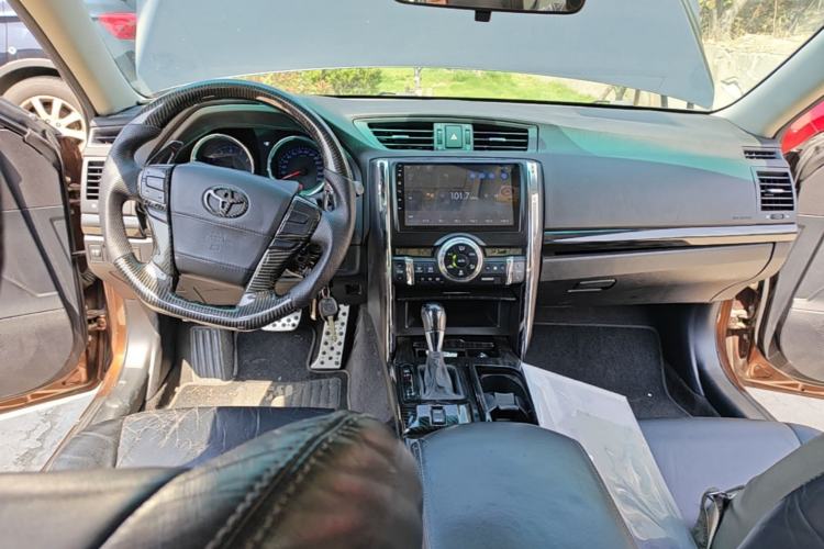 Used Toyota Reiz 2012 2.5V Fengdu Elite Stylish Edition Center Console