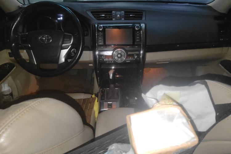 Used Toyota Reiz 2012 2.5V Fengdu Elite Stylish Edition Center Console