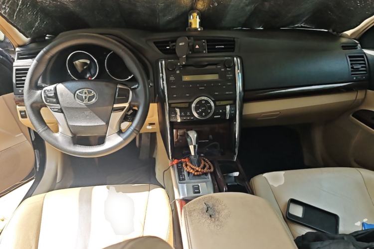Used Toyota Reiz 2012 2.5V Fengdu Elite Stylish Edition Center Console