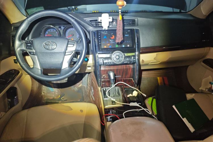Used Toyota Reiz 2012 2.5V Fengdu Elite Stylish Edition Center Console