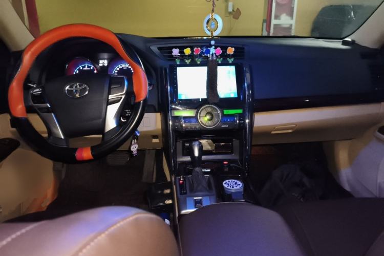 Used Toyota Reiz 2012 2.5V Fengdu Elite Stylish Edition Center Console