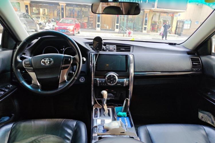 Used Toyota Reiz 2012 2.5V Fengdu Elite Stylish Edition Center Console