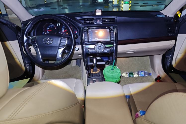 Used Toyota Reiz 2012 2.5V Fengdu Elite Stylish Edition Center Console