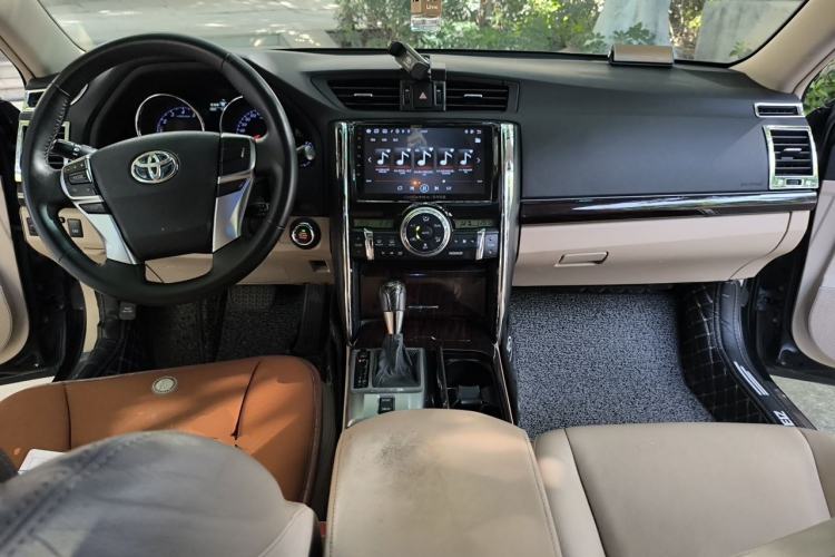Used Toyota Reiz 2012 2.5V Fengdu Elite Stylish Edition Center Console