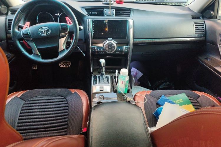 Used Toyota Reiz 2012 2.5V Fengdu Elite Stylish Edition Center Console