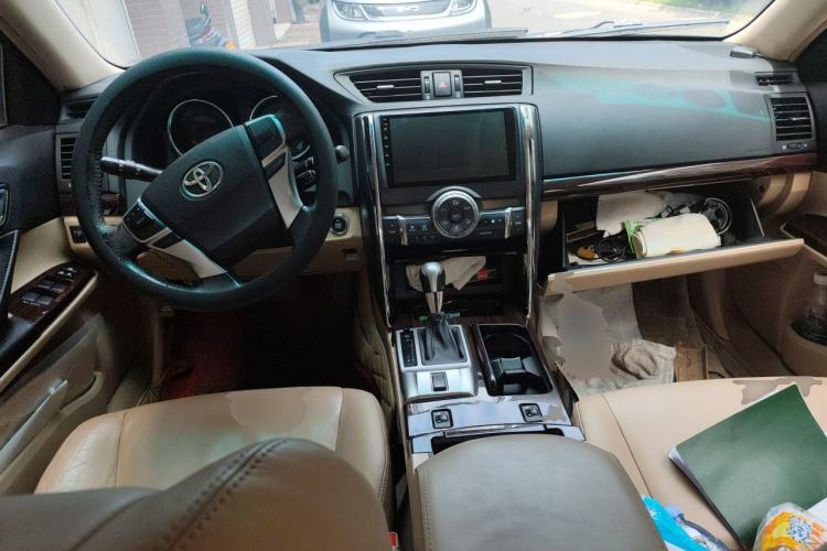 Used Toyota Reiz 2012 2.5V Fengdu Elite Stylish Edition Center Console