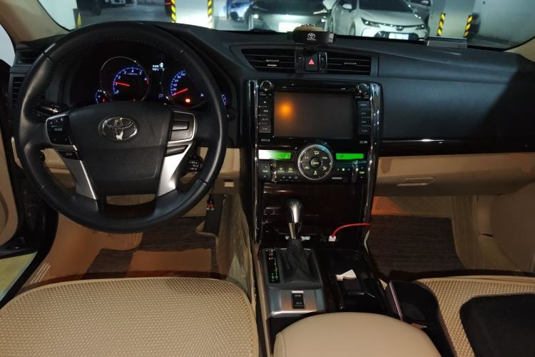 Used Toyota Reiz 2012 2.5V Fengdu Elite Stylish Edition Center Console