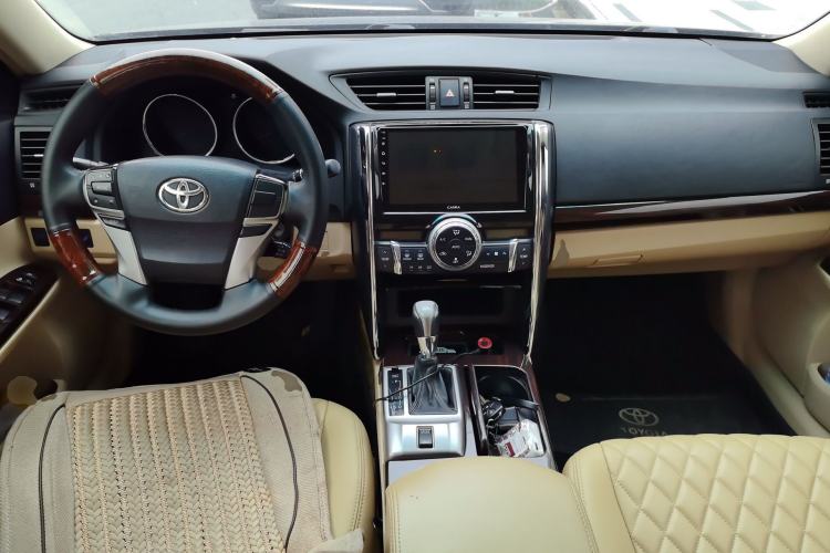 Used Toyota Reiz 2012 2.5V Fengdu Elite Stylish Edition Center Console