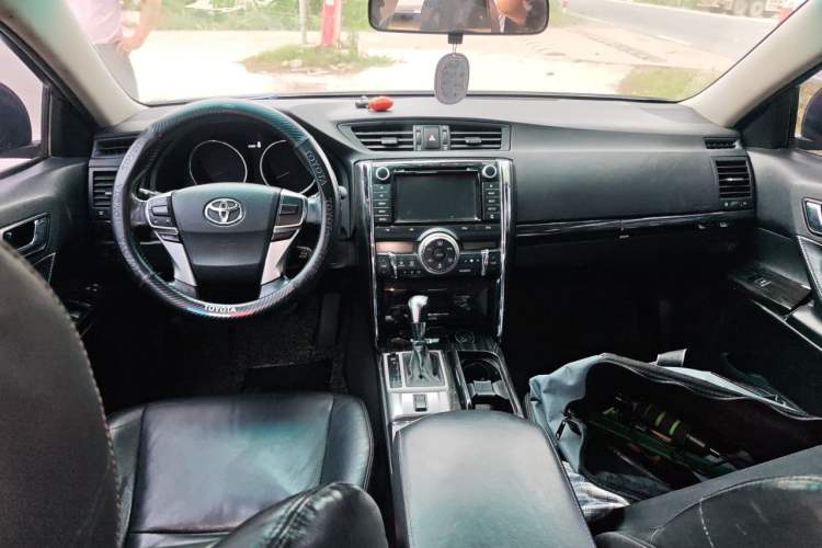 Used Toyota Reiz 2012 2.5V Fengdu Elite Stylish Edition Center Console