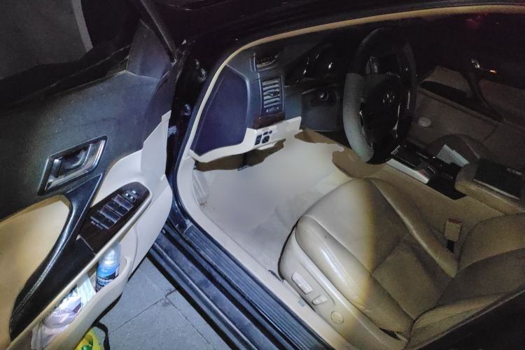 Used Toyota Reiz 2012 2.5V Fengdu Elite Stylish Edition Driver Seat