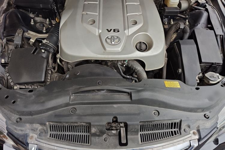Used Toyota Reiz 2012 2.5V Fengdu Elite Stylish Edition Engine Bay