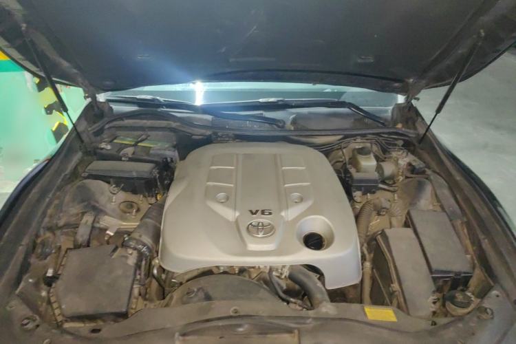 Used Toyota Reiz 2012 2.5V Fengdu Elite Stylish Edition Engine Bay