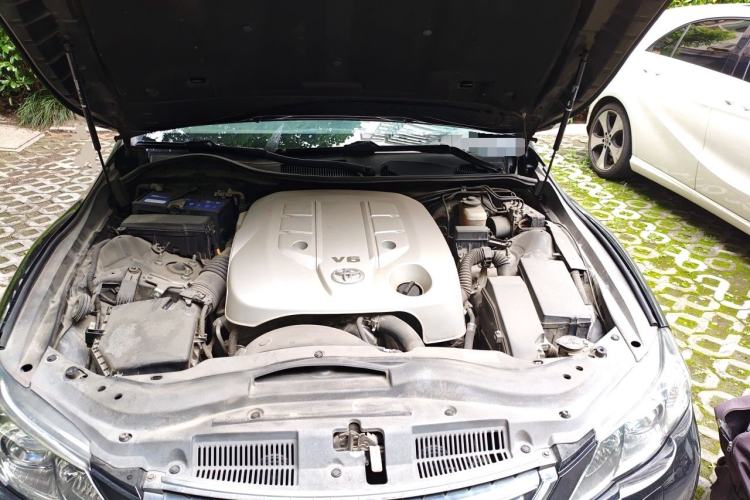 Used Toyota Reiz 2012 2.5V Fengdu Elite Stylish Edition Engine Bay