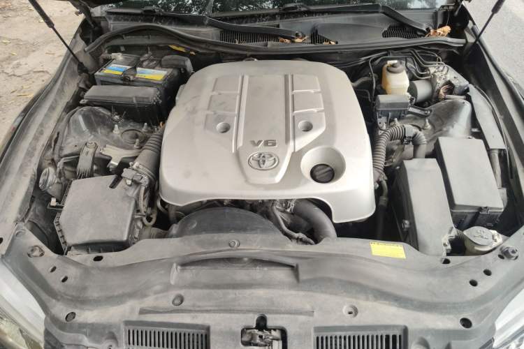 Used Toyota Reiz 2012 2.5V Fengdu Elite Stylish Edition Engine Bay