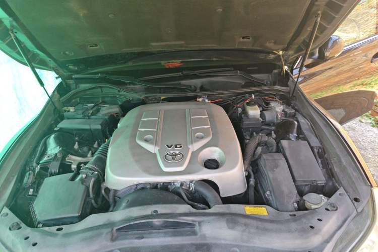 Used Toyota Reiz 2012 2.5V Fengdu Elite Stylish Edition Engine Bay