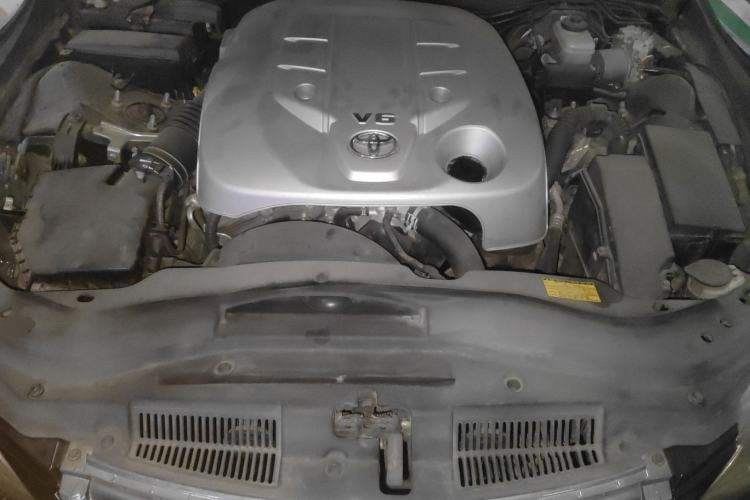 Used Toyota Reiz 2012 2.5V Fengdu Elite Stylish Edition Engine Bay