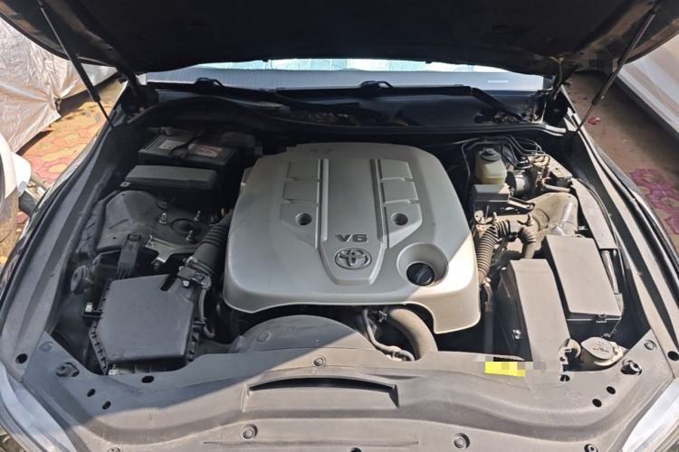 Used Toyota Reiz 2012 2.5V Fengdu Elite Stylish Edition Engine Bay