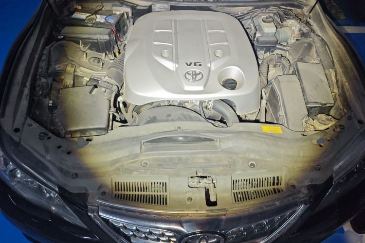 Used Toyota Reiz 2012 2.5V Fengdu Elite Stylish Edition Engine Bay