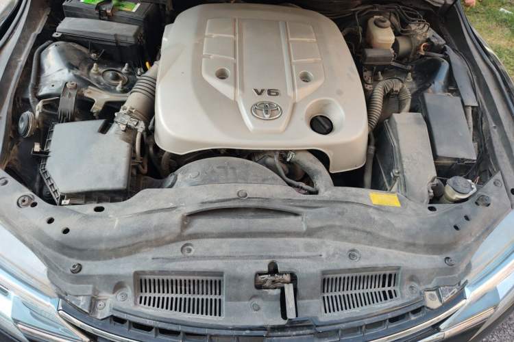 Used Toyota Reiz 2012 2.5V Fengdu Elite Stylish Edition Engine Bay