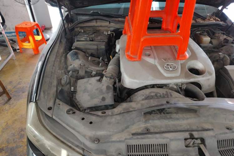 Used Toyota Reiz 2012 2.5V Fengdu Elite Stylish Edition Engine Bay Right