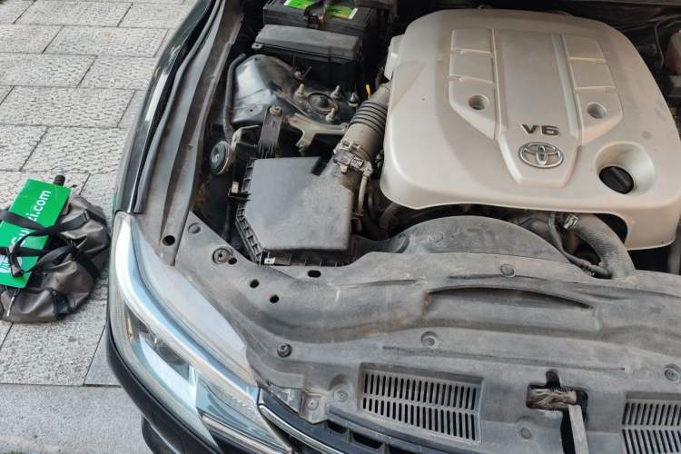 Used Toyota Reiz 2012 2.5V Fengdu Elite Stylish Edition Engine Bay Right