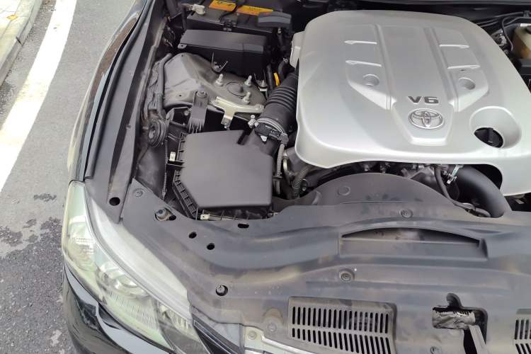 Used Toyota Reiz 2012 2.5V Fengdu Elite Stylish Edition Engine Bay Right