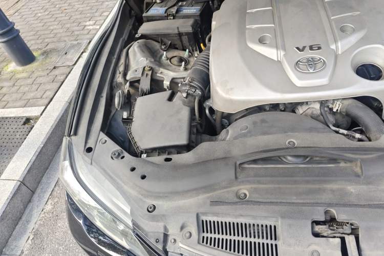Used Toyota Reiz 2012 2.5V Fengdu Elite Stylish Edition Engine Bay Right