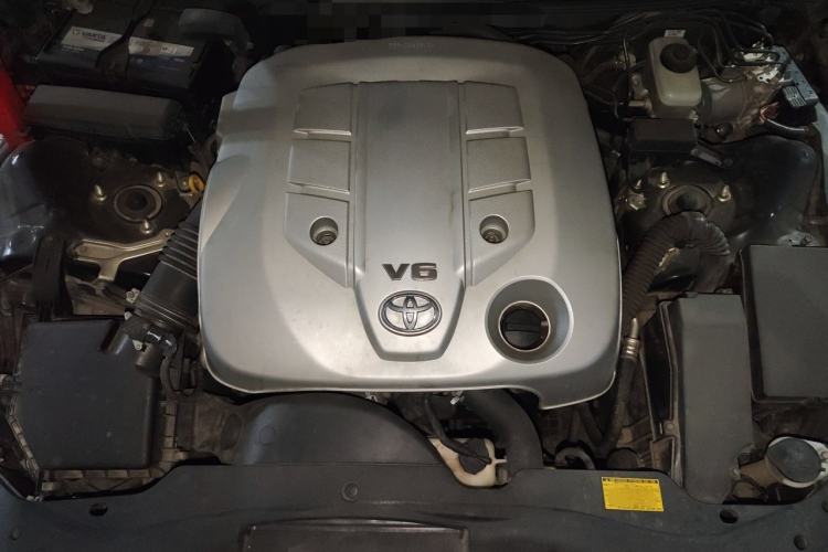 Used Toyota Reiz 2012 2.5V Fengdu Elite Stylish Edition Engine Bay