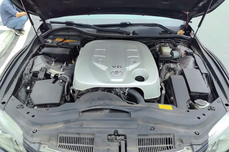Used Toyota Reiz 2012 2.5V Fengdu Elite Stylish Edition Engine Bay
