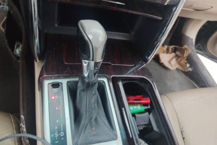 Used Toyota Reiz 2012 2.5V Fengdu Elite Stylish Edition Gear Lever