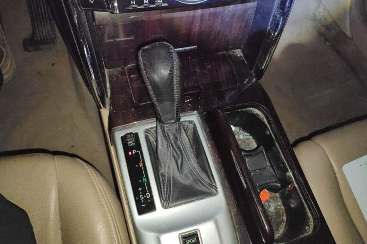 Used Toyota Reiz 2012 2.5V Fengdu Elite Stylish Edition Gear Lever