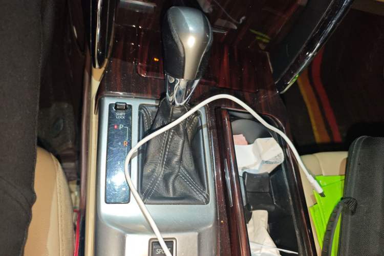 Used Toyota Reiz 2012 2.5V Fengdu Elite Stylish Edition Gear Lever