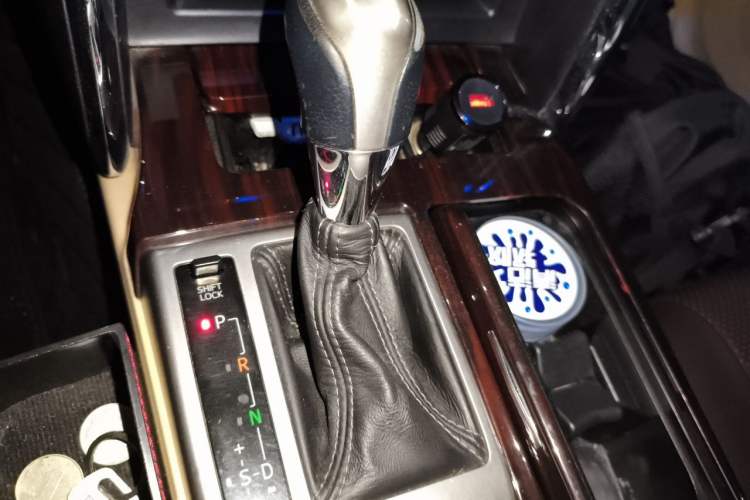 Used Toyota Reiz 2012 2.5V Fengdu Elite Stylish Edition Gear Lever