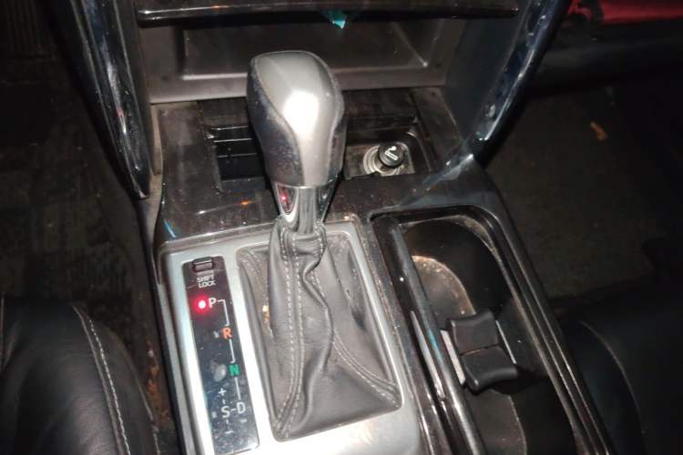 Used Toyota Reiz 2012 2.5V Fengdu Elite Stylish Edition Gear Lever