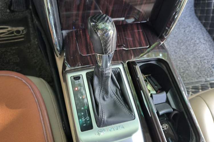 Used Toyota Reiz 2012 2.5V Fengdu Elite Stylish Edition Gear Lever