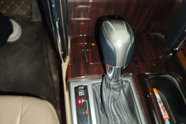 Used Toyota Reiz 2012 2.5V Fengdu Elite Stylish Edition Gear Lever