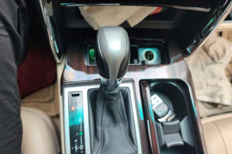 Used Toyota Reiz 2012 2.5V Fengdu Elite Stylish Edition Gear Lever