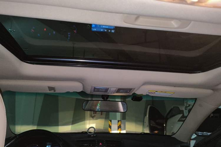 Used Toyota Reiz 2012 2.5V Fengdu Elite Stylish Edition Headliner