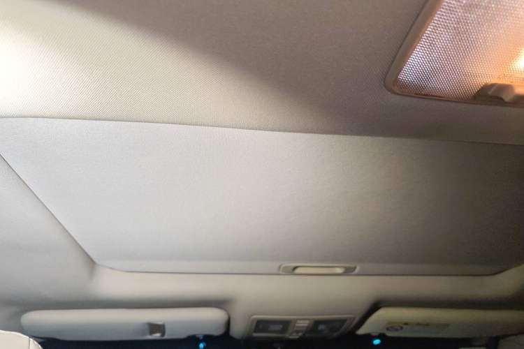 Used Toyota Reiz 2012 2.5V Fengdu Elite Stylish Edition Headliner